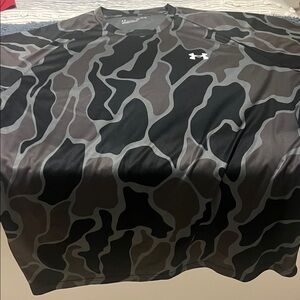 Under Armour Men's Short Sleeve Camouflage Tee - Black and Gray